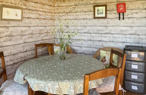 Llanfihangel Tal-y-llyn House | Brown Hare - Uk49799
