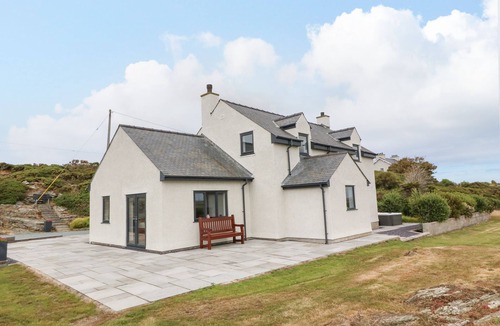 Holyhead Cottage | Bryn Meilw