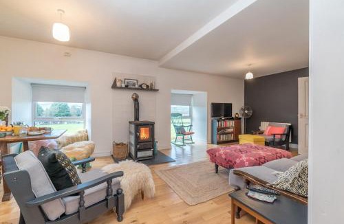 Bryn-crug House | Brynhoreb