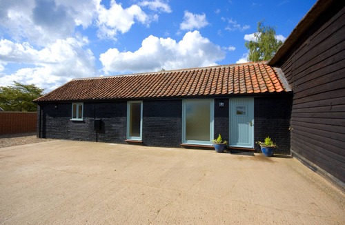 Norwich House | Burtons Farm Barn - Two Bedroom House, Sleeps 4