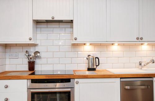 Bakewell House | Buttercup Down