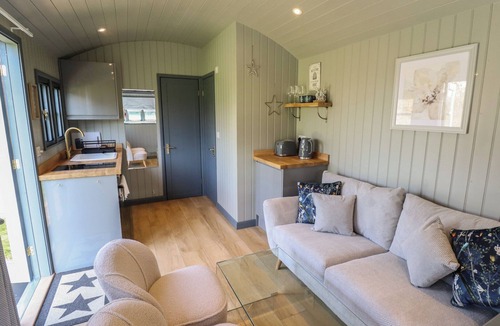 Ashby cum Fenby Cottage | Buttercup