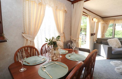 Wrexham House | Buzzards Retreat