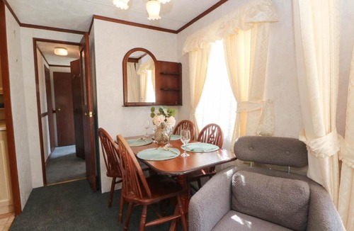 Wrexham House | Buzzards Retreat