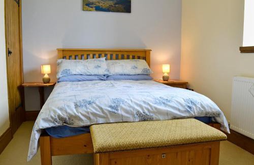 Acrefair House | Bwthyn Clyd