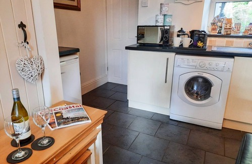 Tanygrisiau House | Bwthyn Ger Afon (Riverplace Cottage), Tanygrisiau