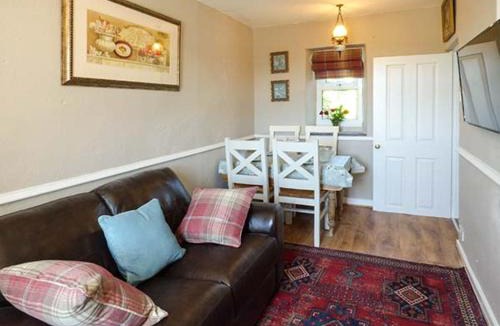 Llangaffo House | Bwthyn Megan