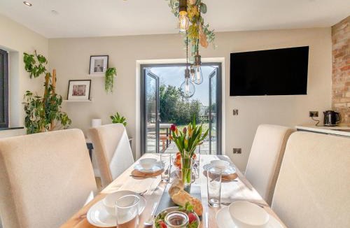Goodwick House | Bwythyn Cudd