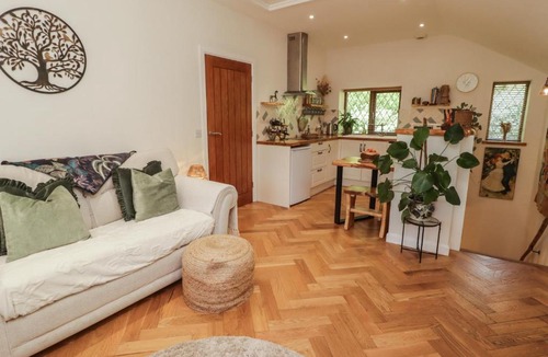 Bridgend House | Cân yr adar