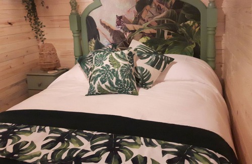 Hatherton Cabin | cabin set in a beautiful romantic tropical garden