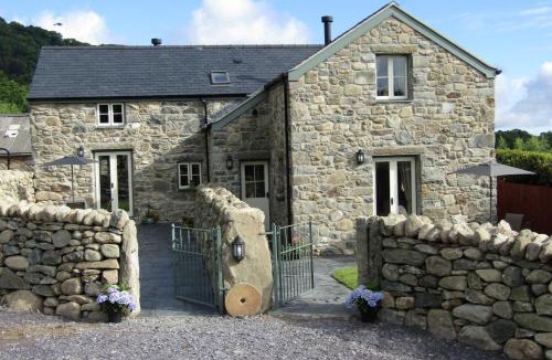 Rowen House | Cae Bach