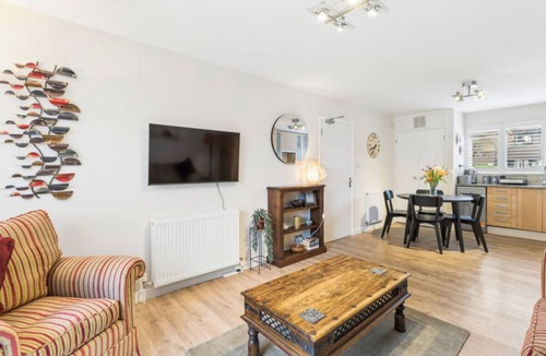 Berkhamsted Apartment | Canalside Hideaway in Berkhamsted - Pass the Keys