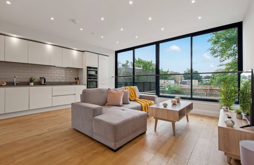 Cazenove Apartment | Capacious Three Bed Apartment in Slindon Court by MySquare
