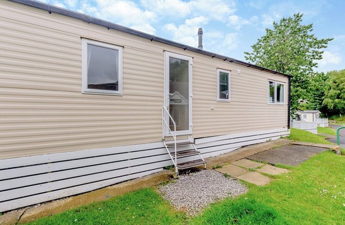 Longridge House | Caravan with one double and one twin.