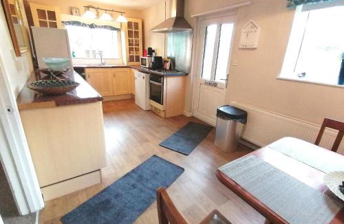 Llanybydder House | Cartref Bach