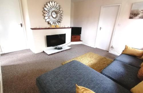 Llanybydder House | Cartref Bach
