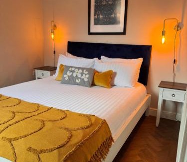 Shrewsbury Apartment | Cartref - Fully equipped and stunning town flat