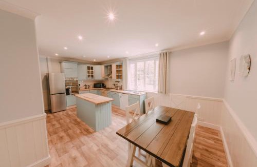 Dol-y-Gaer House | Cartref
