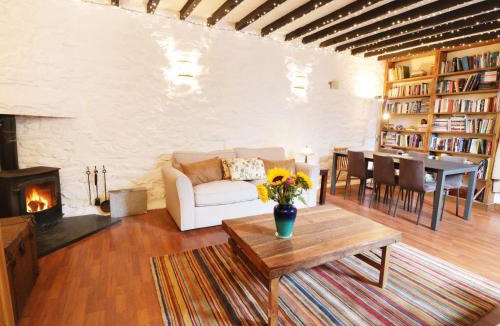 Harlech House | Castle Lodge