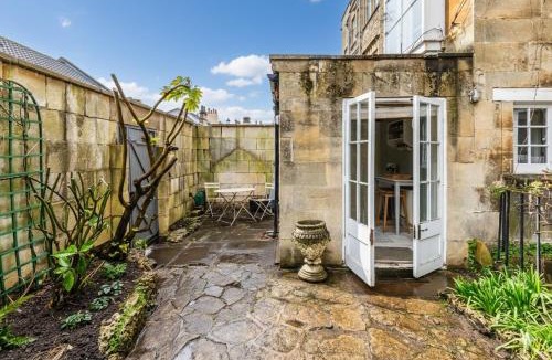 Upper Town Apartment | Catharine Place - Elegant Central 1-Bed Gem with Private Garden