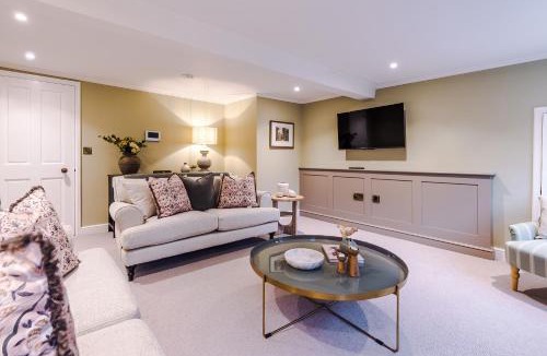 Ripon House | Cathedral Stay - Perfect for large families