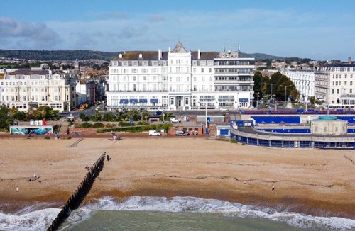 Eastbourne Seafront Hotel | Cavendish Hotel