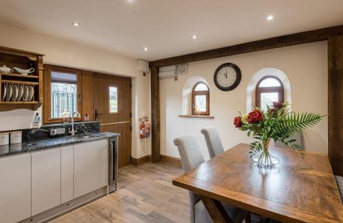 Halifax House | Cedar Barn - Uk33352