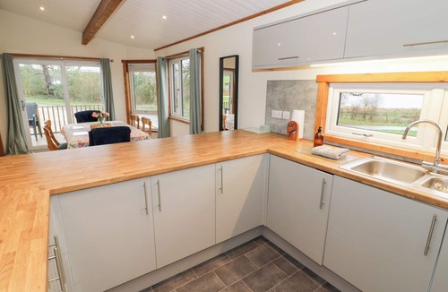 Rugeley Cottage | Cedar Lodge