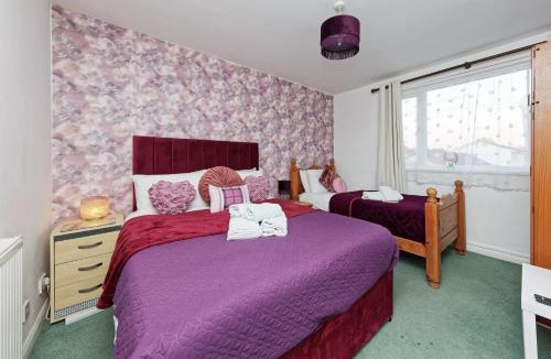Canterbury Apartment | Cedar Villa- Great 4 bedrooms for contractors & teams