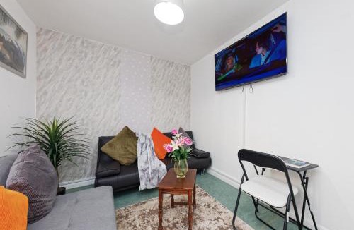 Canterbury Apartment | Cedar Villa- Great 4 bedrooms for contractors & teams