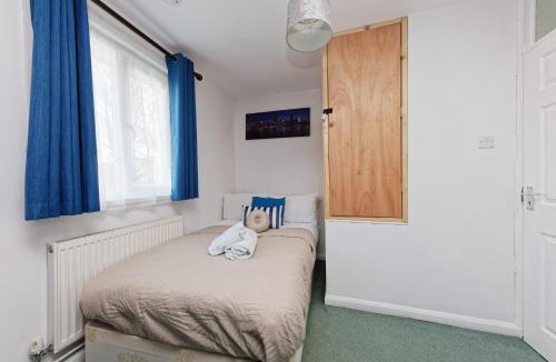 Canterbury Apartment | Cedar Villa- Great 4 bedrooms for contractors & teams