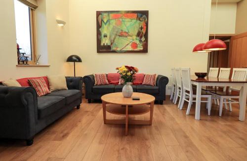 Penrith House | Cedrus Lodge