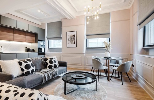 Northern Quarter Apartment | Central 2-Bed, Walk to Chinatown & Theatres