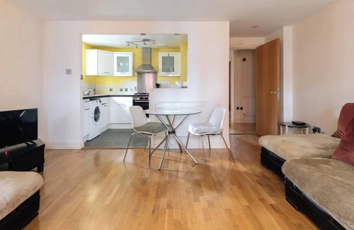 Redcliffe Apartment | Central 2BD Flat - Redcliffe