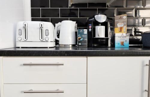 Riverside Apartment | Central 2BR Flat In Cardiff By Homesy - Perfect for Short Term Rental & Family Friendly