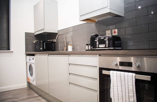 Leicester City Centre Apartment | Central 2BR Gem: Leicester Bliss