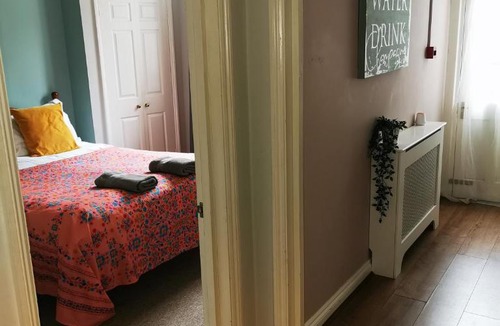 Upper Town Apartment | Central Bath Apartment Private Parking Courtyard Garden