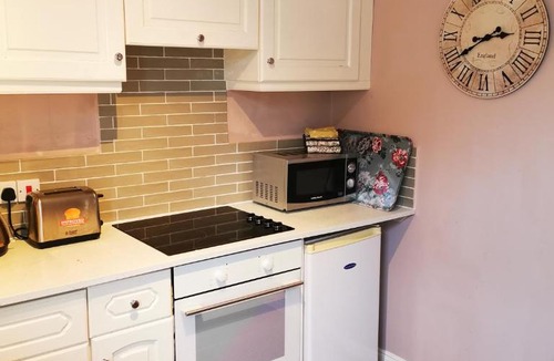 Upper Town Apartment | Central Bath Apartment Private Parking Courtyard Garden