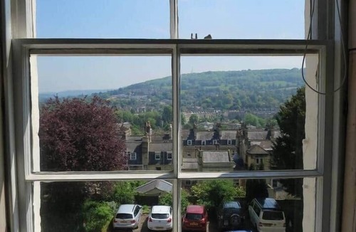 Bath Apartment | Central Bath. Large Georgian Apt. Private parking
