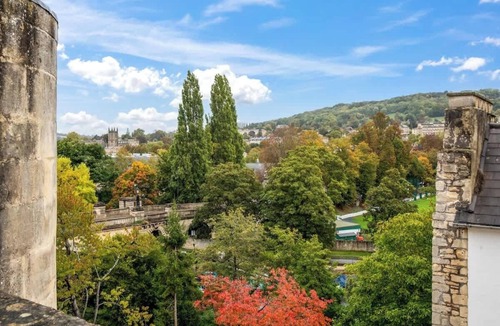 Bath Apartment | Central Bath – Walk to Baths & Station - VAT Q