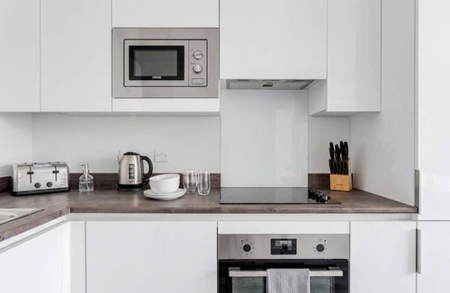 Bordesley Apartment | Central Birmingham Modern 2BED Apartment w WiFi