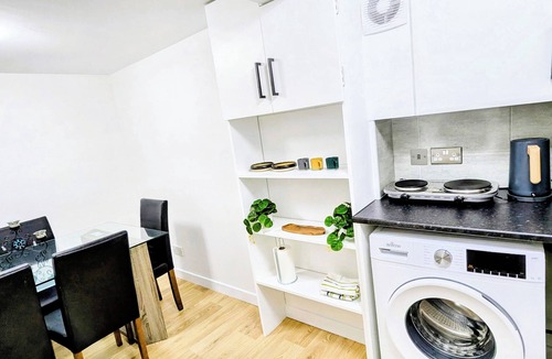 Prestonfield Apartment | Central Edinburgh 3 bedroom house, Supporting Rainforest Conservation