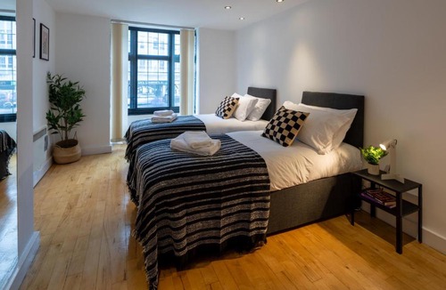Redcliffe Apartment | Central Flat-2Bedrooms-2Bath-By FabAccommodation