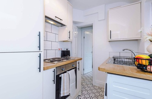 Wrexham House | Central 2 Bed in Wrexham, Sleeps 6 with Parking!