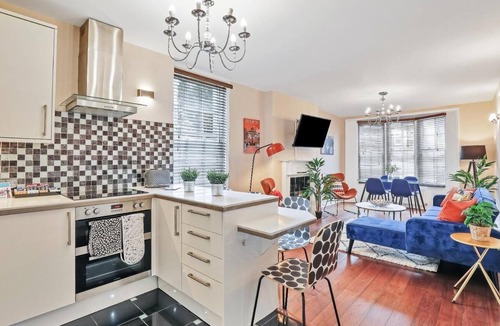 The Lanes Apartment | Central Lanes Pad | By My Getaways | Free parking for one car