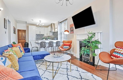 The Lanes Apartment | Central Lanes Pad | By My Getaways | Free parking for one car