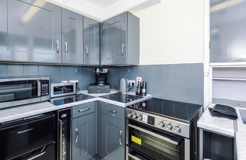Belle Vue Apartment | Central Manchester Apartment with Fast WiFi and Balcony Views