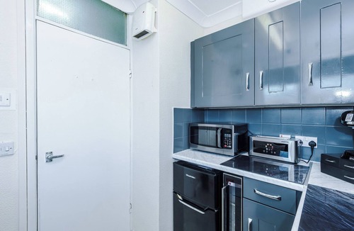 Belle Vue Apartment | Central Manchester Apartment with Fast WiFi and Balcony Views