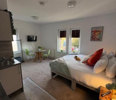 Peterborough Apartment | Central Peterborough Studio 2
