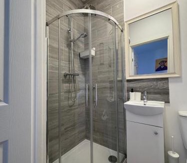 Peterborough Apartment | Central Peterborough Studio 6